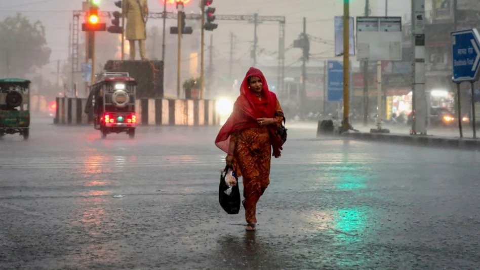 Weather Alert: सावधान! उत्तर भारत में फिर सक्रिय होगा पश्चिमी विक्षोभ, IMD ने कई राज्यों में भारी बारिश का अलर्ट जारी किया Weather Alert: सावधान! उत्तर भारत में फिर सक्रिय होगा पश्चिमी विक्षोभ, IMD ने कई राज्यों में भारी बारिश का अलर्ट जारी किया