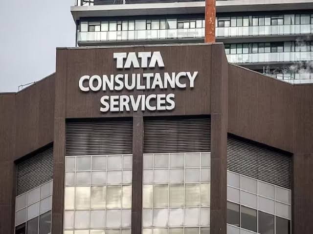 TCS Share Price: टीसीएस के शेयर में 4% की तेजी, अब निवेशकों को खरीदना चाहिए या बेचना? जानें एक्सपर्ट की राय TCS Share Price: टीसीएस के शेयर में 4% की तेजी, अब निवेशकों को खरीदना चाहिए या बेचना? जानें एक्सपर्ट की राय