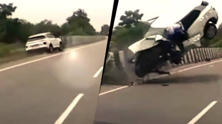 अतीक अहमद के बेटे आबान के एक्सीडेंट का वीडियो वायरल, डिवाइडर से टकराकर हवा में उछली कार अतीक अहमद के बेटे आबान के एक्सीडेंट का वीडियो वायरल, डिवाइडर से टकराकर हवा में उछली कार